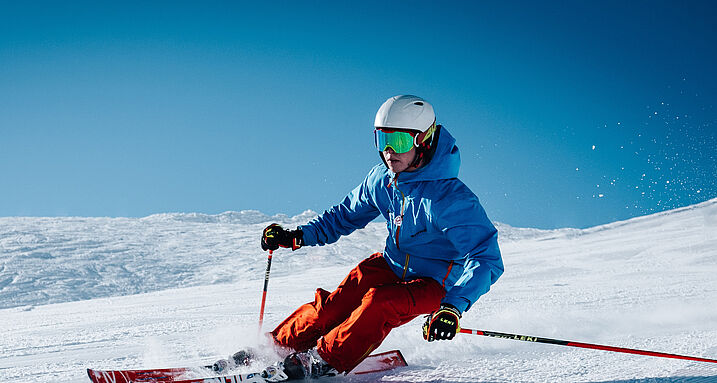 Richtiges Verhalten bei Skiunfall - ERGO Versicherung